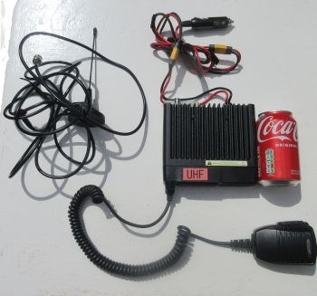 Picture of vehicle radio hire kit supplied including magmount aerial and 12v power plug