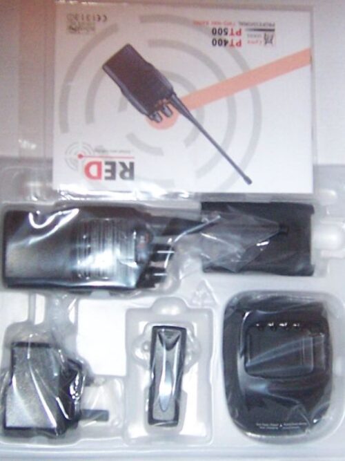 Boxed set includes Lynx PT400 Professional Licence-Free Walkie-Talkie, charging base, power adaptor, belt clip, and instruction manual. Each item is individually packaged in plastic.