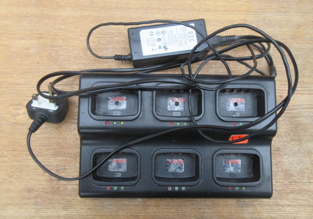 Set of six 2nd hand PT4200 walkie-talkie radios